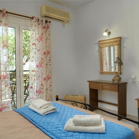 Keri Marathias Pavezzo Villa Exteriér fotografie