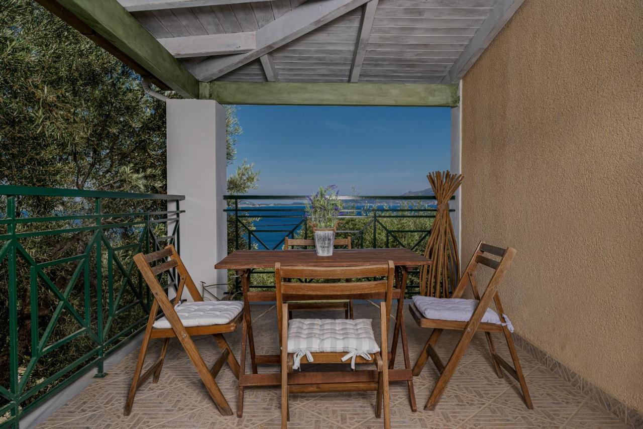 Keri Marathias Pavezzo Villa Exteriér fotografie