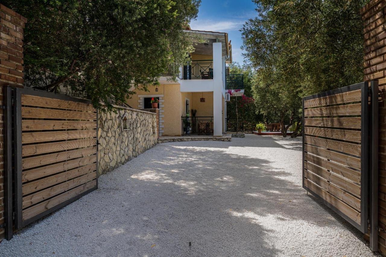 Keri Marathias Pavezzo Villa Exteriér fotografie