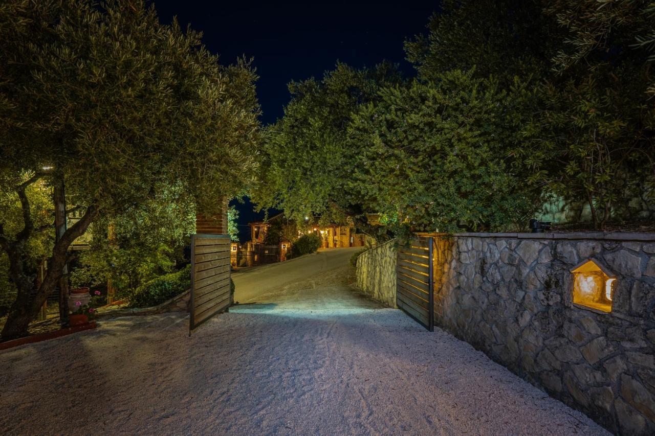 Keri Marathias Pavezzo Villa Exteriér fotografie