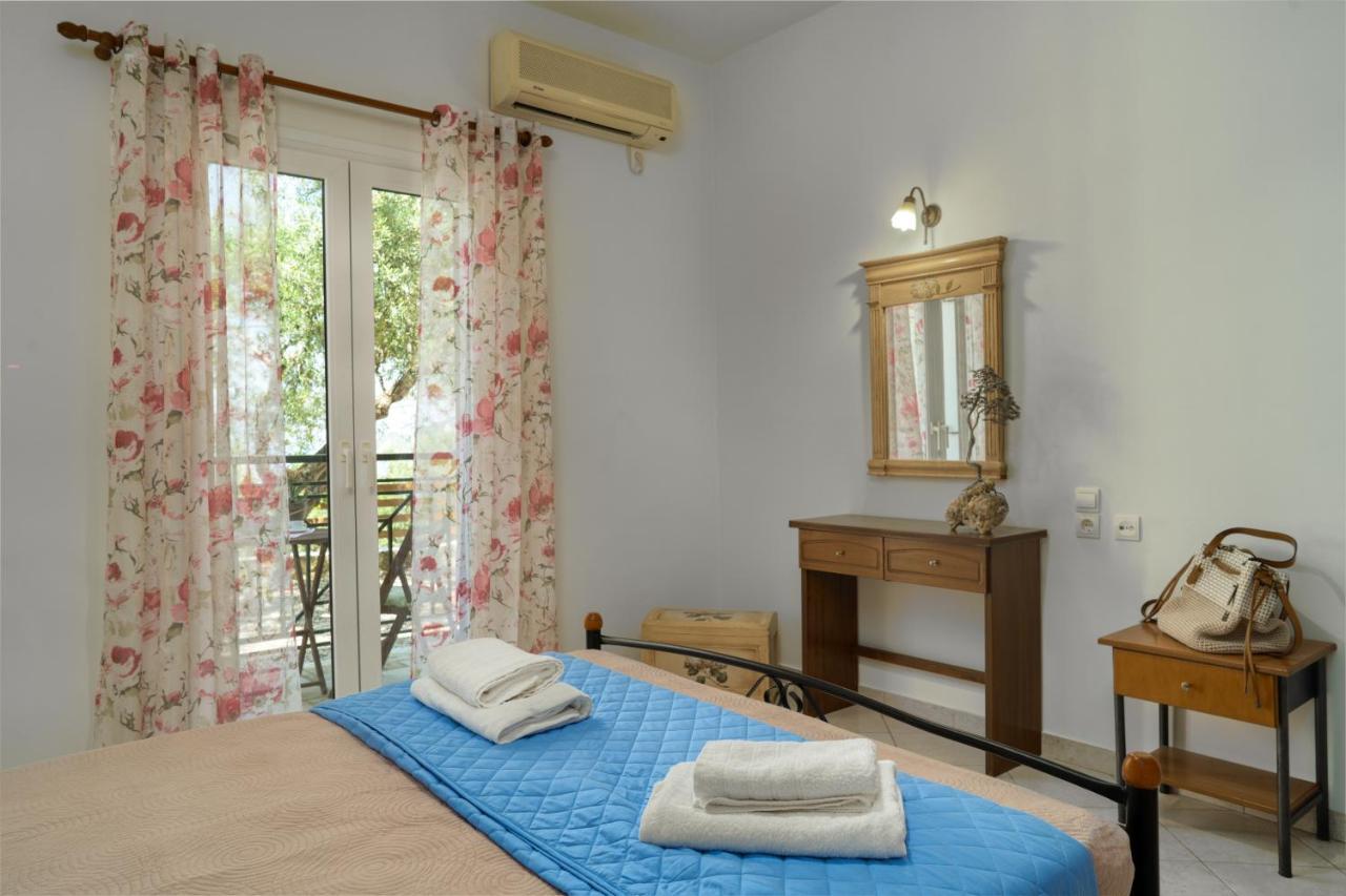 Keri Marathias Pavezzo Villa Exteriér fotografie
