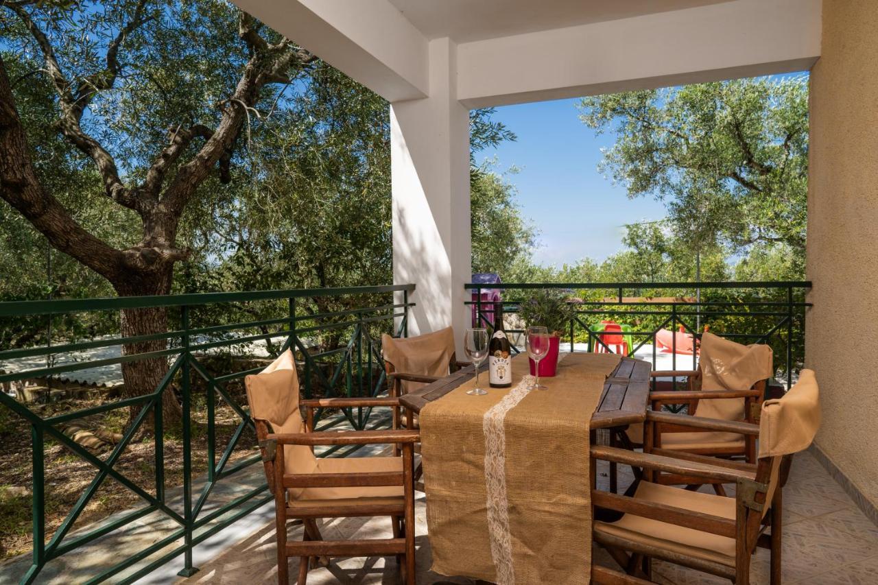 Keri Marathias Pavezzo Villa Exteriér fotografie