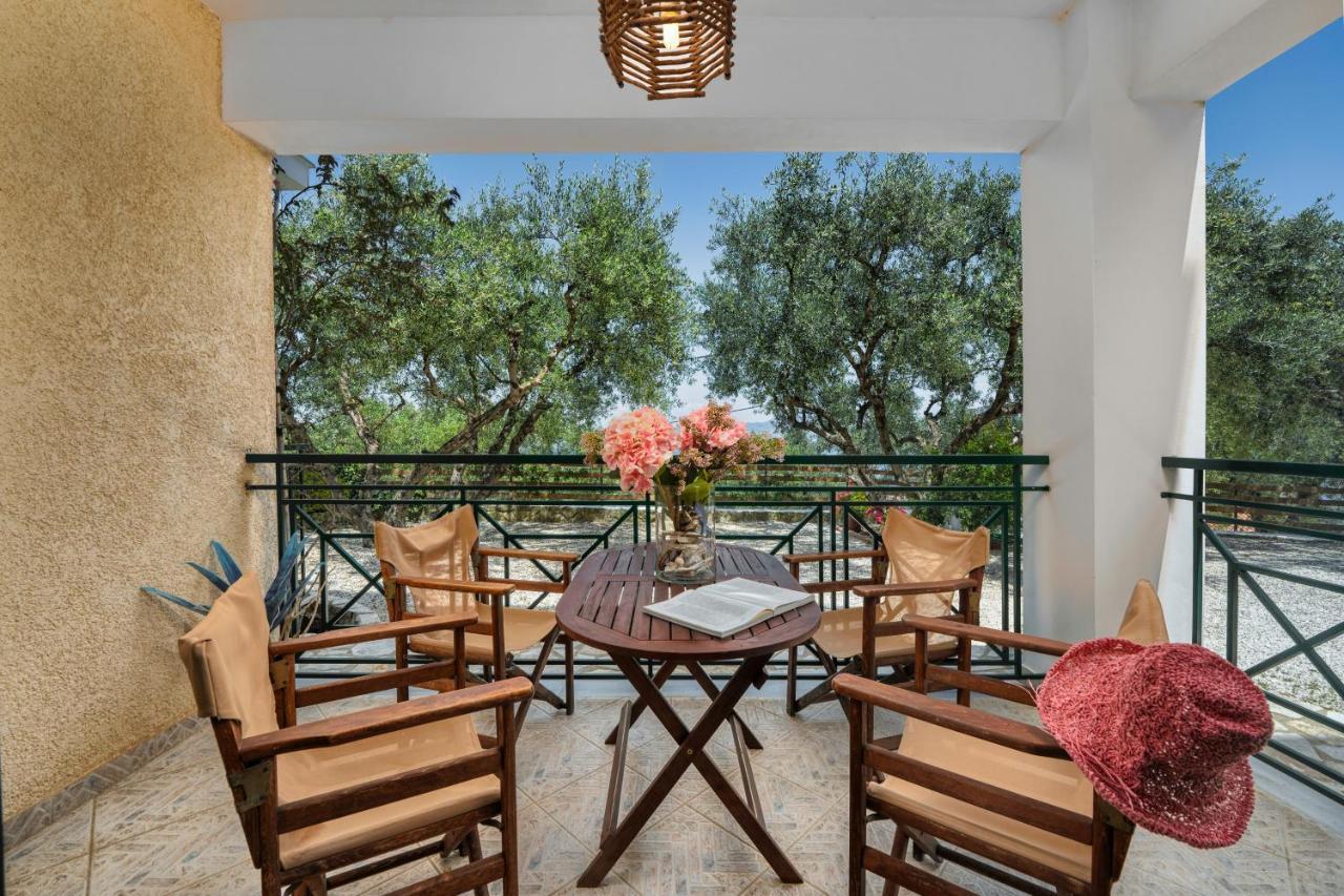 Keri Marathias Pavezzo Villa Exteriér fotografie